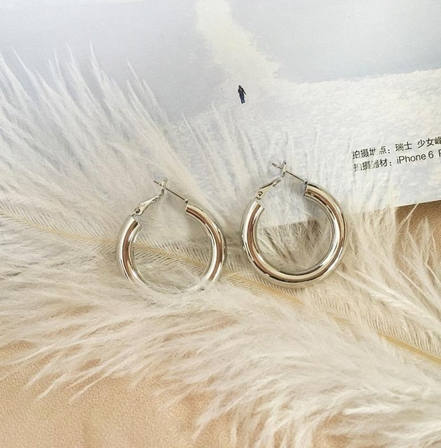 HUANZHI 2019 New Minimalist Gold Metal Large Circle Geometric Round Big Hoop Earrings for Women Girl Wedding Party Jewelry