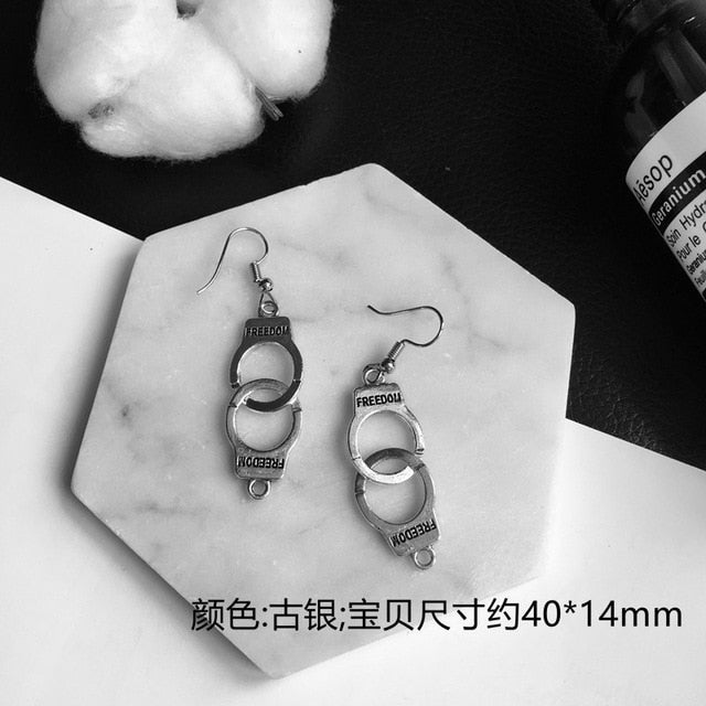 Punk Cheap Sliver Handcuffs Blade Gun Drop Earrings Creativity Jewelry Accessories Women Simple Fashion Cool Wholesale Pistols