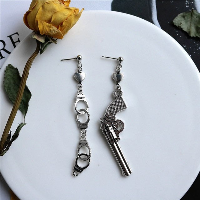 Punk Cheap Sliver Handcuffs Blade Gun Drop Earrings Creativity Jewelry Accessories Women Simple Fashion Cool Wholesale Pistols