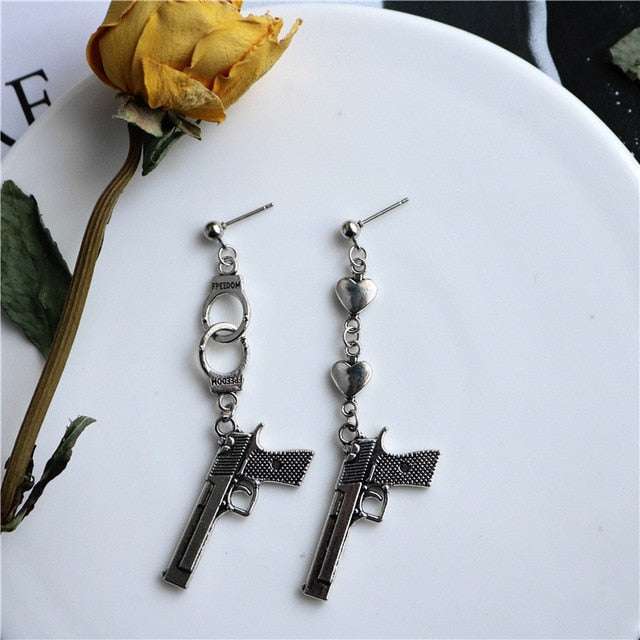 Punk Cheap Sliver Handcuffs Blade Gun Drop Earrings Creativity Jewelry Accessories Women Simple Fashion Cool Wholesale Pistols