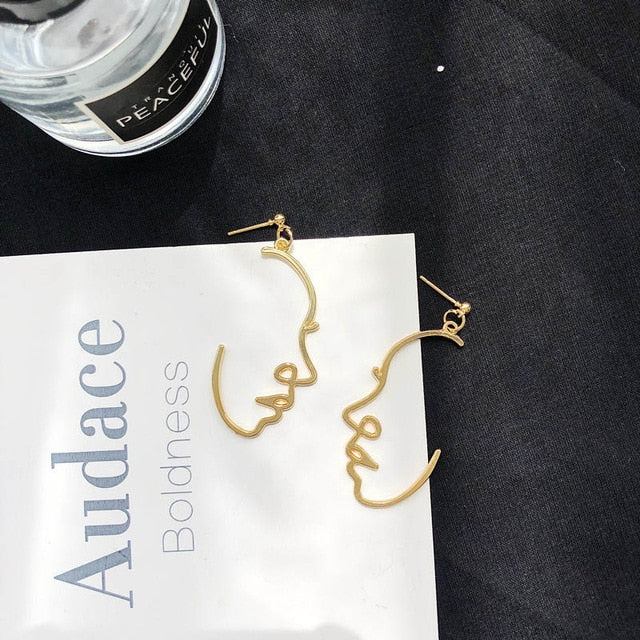 Punk Human Face Drop Earrings For Women Retro Abstract Hollow out Statement Hand Metal Fashion Dangle Earring Jewelry